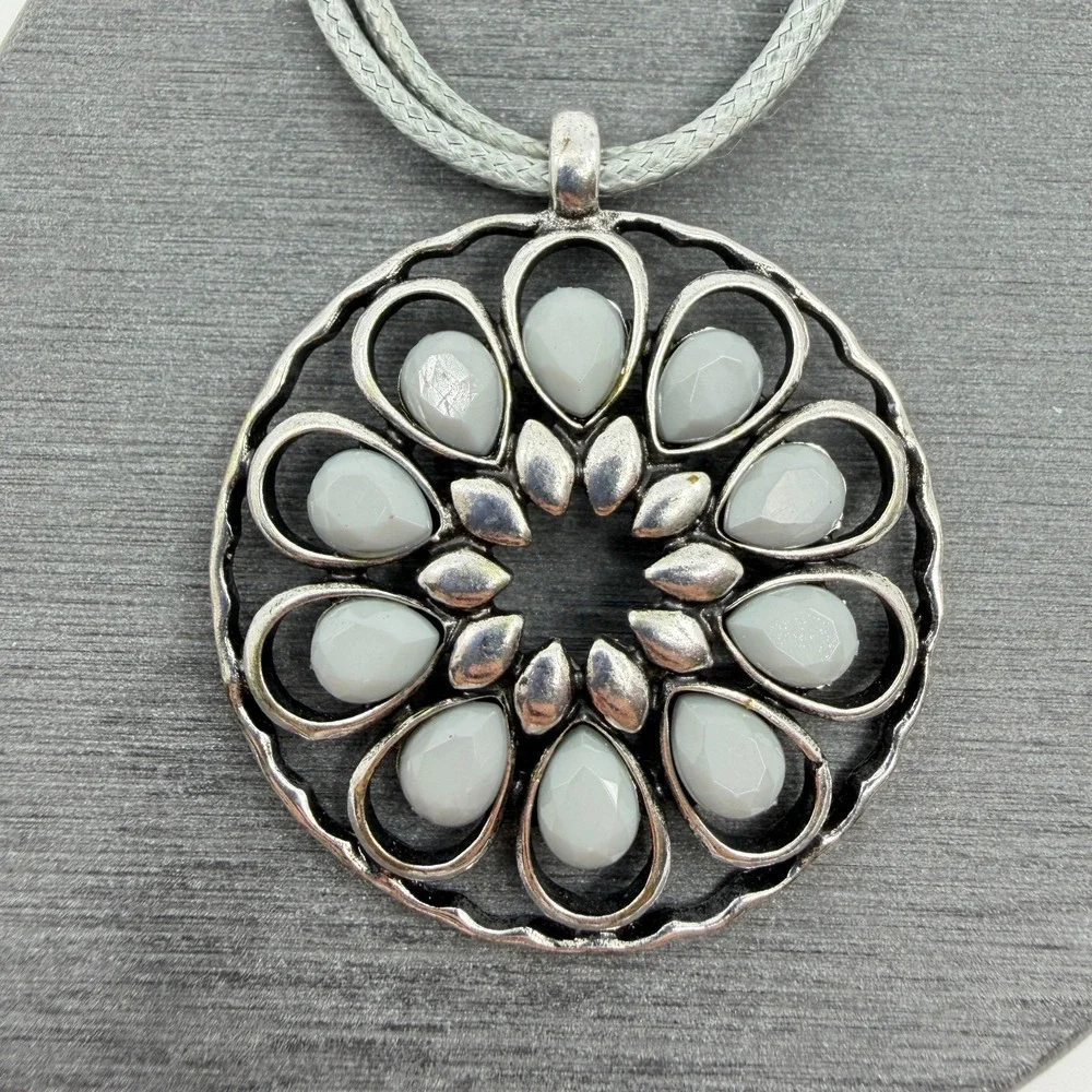 Silver Tone Gray Bead Floral Medallion Pendant Necklace Boho Statement Gift
